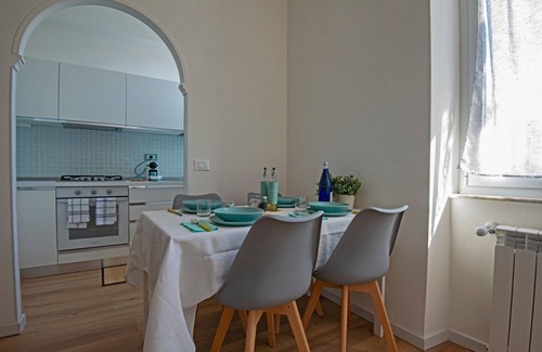 Sturla Apartment | Sturla apartment with private parking convenient Gaslini/San Martino Hospitals