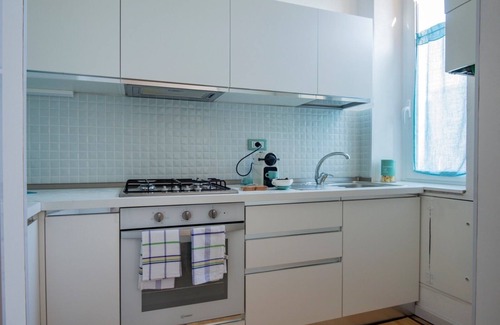 Sturla Apartment | Sturla apartment with private parking convenient Gaslini/San Martino Hospitals