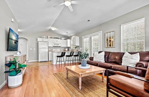Mayhew House | Stutts Peninsula Lake Access