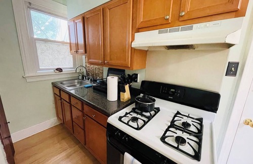 Elkins Park Apartment | Style and Charm 2BR apt in Melrose Park