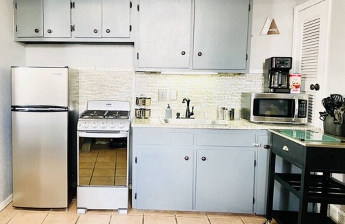 El Paso Apartment | Stylish 1,000 SQ FT Stylish Downtown EP Loft B -by I-10, Hospitals and Mountains