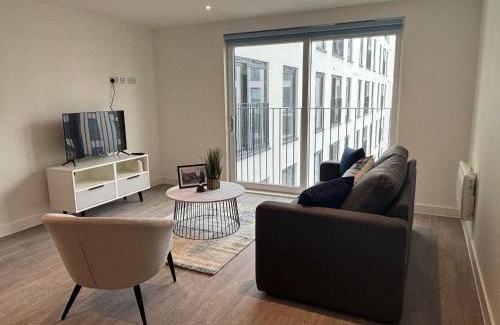 Bordesley Apartment | Stylish 1-Bedroom Apartment Sleeps 3 in central Birmingham