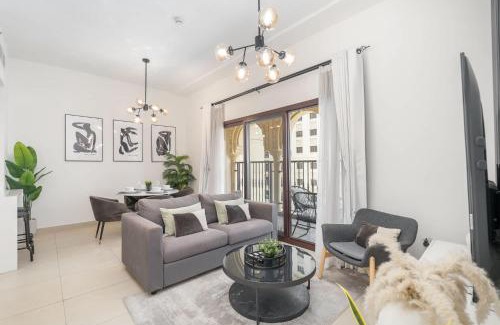Dubai Apartment | Stylish 1-Bedroom Retreat with Pool in Vibrant Jumeirah Golf Estates