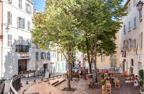 Quartier du Panier Apartment | Stylish 1-bedroom with AC Panier district of Marseille Welkeys
