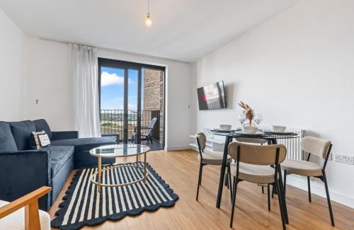 Royal Docks Apartment | Stylish 1 BR Gym Near Excel & London City Airport