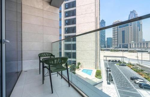 Al Safa Apartment | Stylish 1 BR in Canal Front with Pool and Gym Access