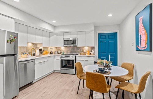 Old City Condo | Stylish 1BR/2BA Old City Condo Near Liberty Bell