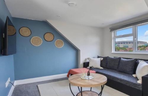 Tokyngton Apartment | Stylish 1BR Apartment Wembley Stadium Sleeps 4