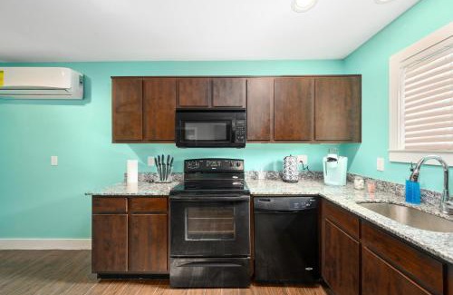Braeswood Place Apartment | Stylish 1BR Apt - Steps from NRG and Texas Med Center
