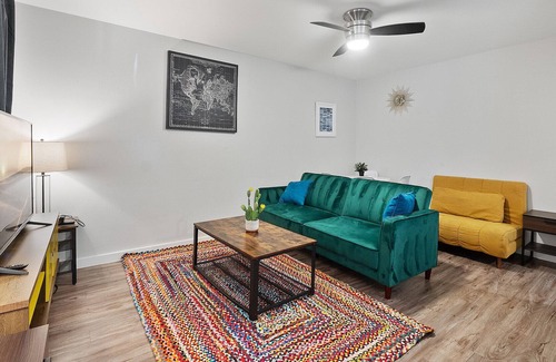 Highland Apartment | Stylish 1BR Near UT | Highland | Evonify