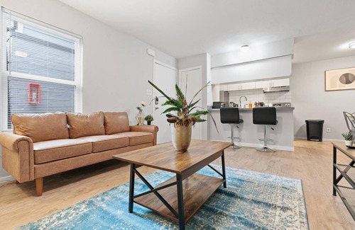 North Loop Apartment | Stylish 1BR Near UT Highland Evonify