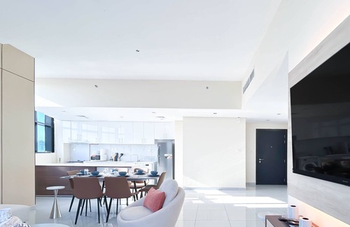 Jumeirah Village Apartment | Stylish 1BR with Balcony City Views O2 Tower, JVC