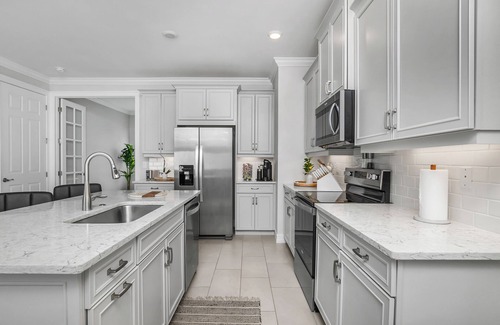 Bonita Springs House | Stylish 2-bedroom + Den house in Seasons at Bonita Pickleball Gym Community Pool