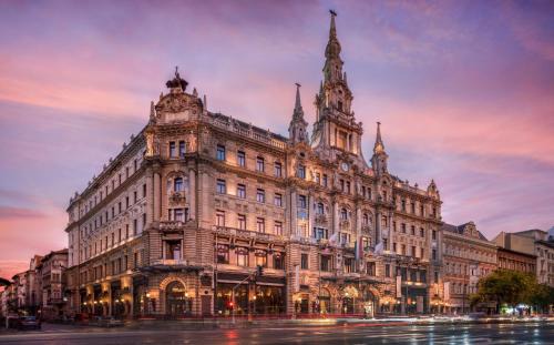 Nepszinhaz negyed Apartment | Stylish 2-Bedroom Apartment in Central Budapest