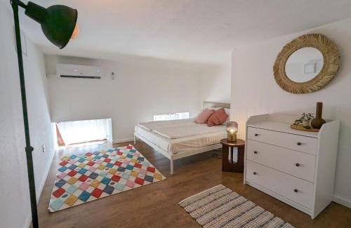 Nepszinhaz negyed Apartment | Stylish 2-Bedroom Apartment in Central Budapest