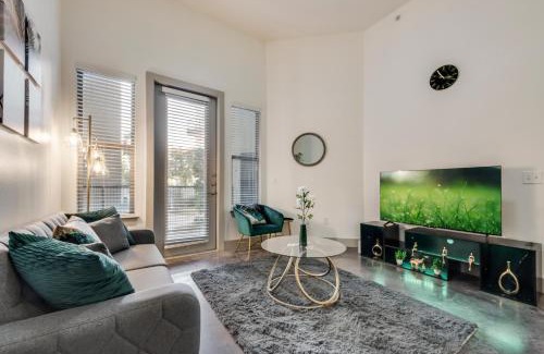 Dallas Apartment | Stylish 2 Bedroom Apartment in Medical District