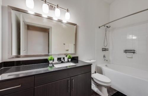 Dallas Apartment | Stylish 2 Bedroom Apartment in Medical District
