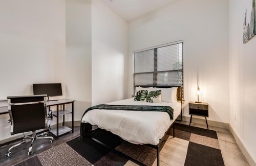 Dallas Apartment | Stylish 2 Bedroom Apartment in Medical District