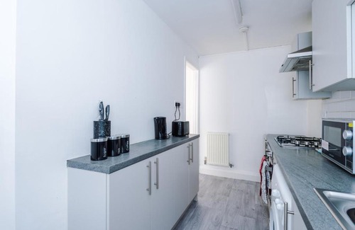 Liverpool House | Stylish 2 Bedroom House, Entire Home, Free Parking, Wifi & Netflix