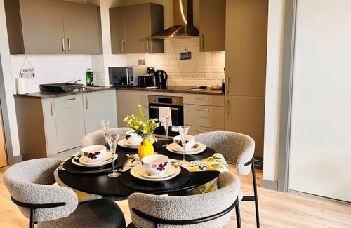 Birmingham City Centre Apartment | Stylish 2BR 2Bath brand new apt
