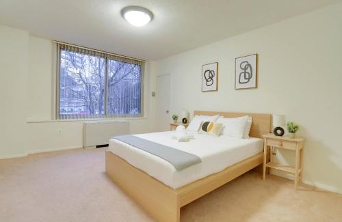 Aurora Highlands Apartment | Stylish 2BR Apartment Close to DC Attractions
