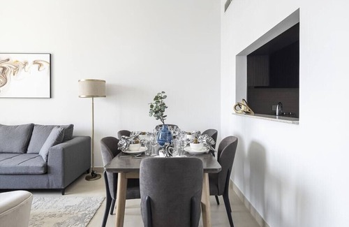 Bur Dubai Apartment | Stylish 2BR Apt with Iconic Burj Khalifa Views!