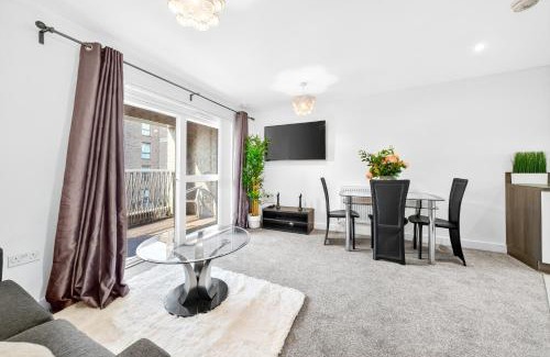 Rushey Green Apartment | Stylish 2BR Flat near Catford Station - Easy Access to Central London