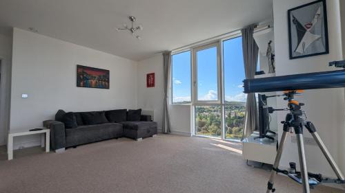 Hemel Hempstead Apartment | Stylish 2BR Serviced Apartment by Ellbee Apartments