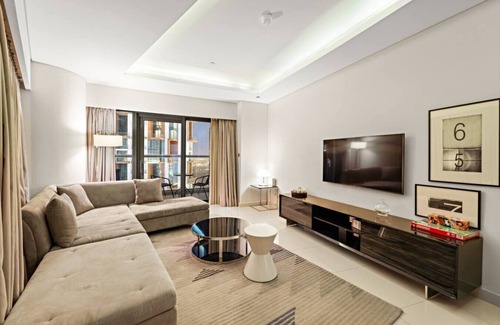 Business Bay Apartment | Stylish 2BR | Skyline Views, Near Burj Khalifa & Dubai Mall