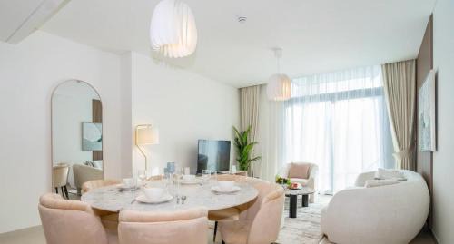 Downtown Dubai Apartment | Stylish 2BR with City Views - 5 min from Burj & Mall