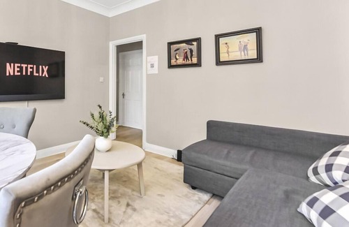 London City Centre Apartment | Stylish 3-Bedroom Flat in Belsize Park – Perfect for Families & Business Trips!
