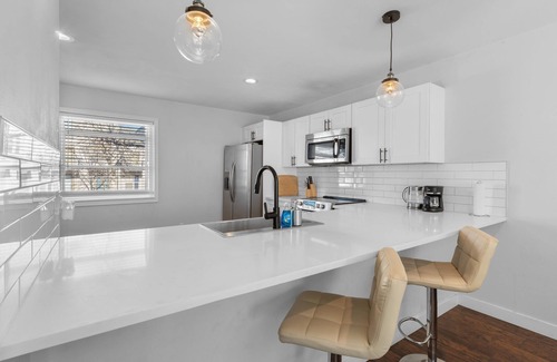 Heather Ridge House | Stylish 3-Bedroom Home with Golf Course Backyard
