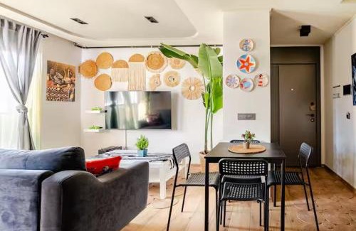 Konyaalti Apartment | Stylish 3-BR Near Konyaaltı Beach Pool, AC & PS5