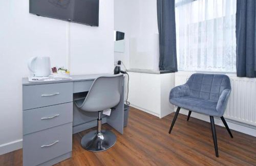 Stoke-on-Trent House | Stylish 3bedroom near Stoke-on-Trent hospital