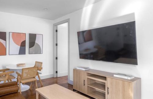 Lower East Side Apartment | Stylish 3BR 2BA East Village Apartment Steps from Tompkins Square Park
