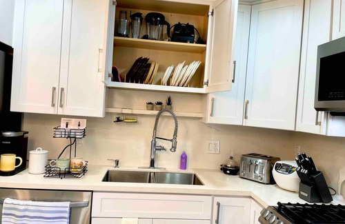 Mountain View House | Stylish 3BR/2BA Home Near Stanford & Big Tech—Newly Remodeled & Modern!