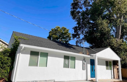 Mountain View House | Stylish 3BR/2BA Home Near Stanford & Big Tech—Newly Remodeled & Modern!