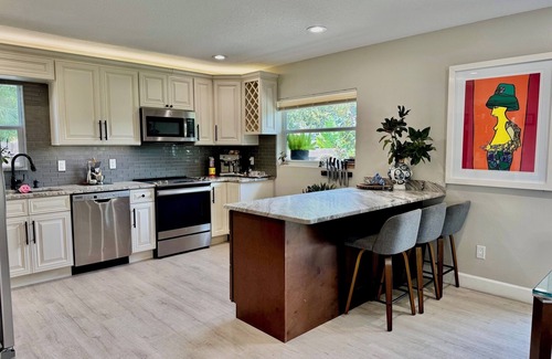 Winter Park House | Stylish 3BR/2BA Home in Lake View Retreat, near to Park,Trails,Pickleball,Golf.