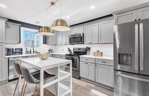 Greenville - Spartanburg House | Stylish 3BR Home: Pet-Friendly, Outdoor Lounge