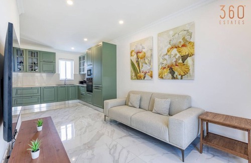 Mosta Apartment | Stylish 3BR home with private Balconies in Mosta