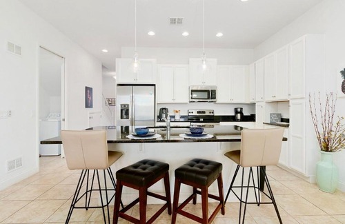 Davenport House | Stylish 3BR Townhouse with Pool near Disney