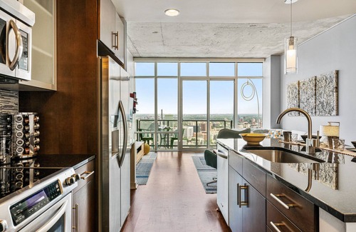 Downtown Denver Condo | Stylish 42nd Floor Central Denver Condo with Breathtaking Views