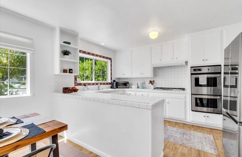 Woodland Hills House | Stylish 4BR Home in Los Angeles , Office + Central A/C + Patio, Monthly Rental
