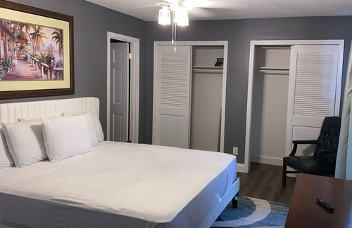 Ellendale House | Stylish 4BR Prime Location Close to All!