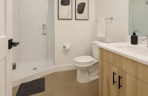 Near South Side Apartment | Stylish 4BR South Loop Home State 23-202