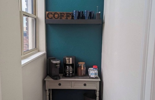 Downtown Omaha Apartment | Stylish 4th floor apartment with a private elevator located in Midtown Omaha.