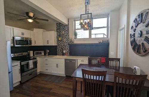 Downtown Omaha Apartment | Stylish 4th floor apartment with a private elevator located in Midtown Omaha.
