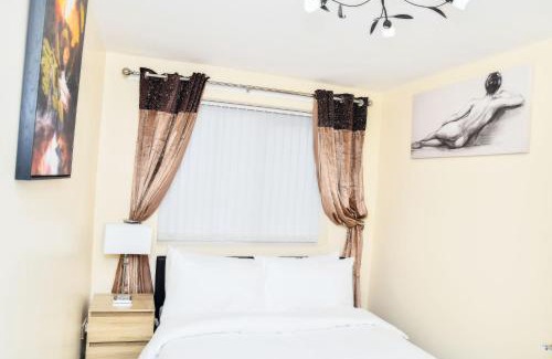 Birch Apartment | Stylish 6 bedroom home close to Manchester City Centre