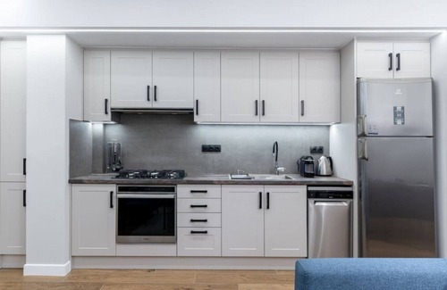 Athens City Centre Apartment | Stylish Abode Under Acropolis W/Sunny Courtyard!