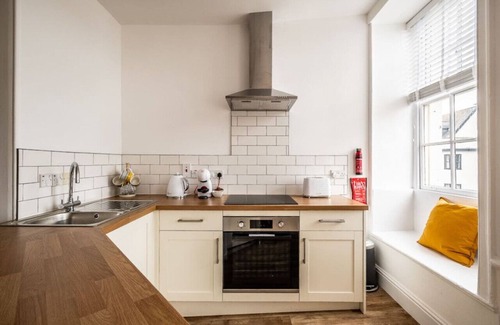 Exeter Apartment | Stylish and bright City Centre apartment
